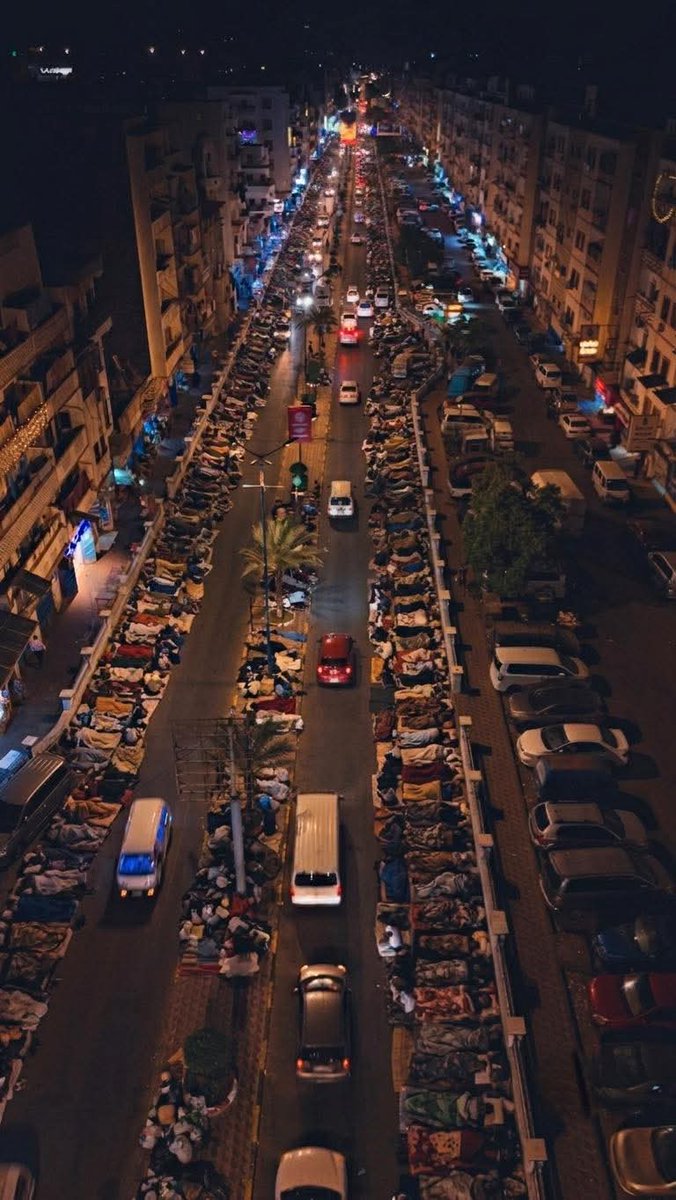__marnor's tweet photo. نامت #عدن على الرصيف فاستيقظ في عروقها البركان ..🔥🔥
ومن لظى هذا الحصارِ سينفجر البركان الذي يحرق عروش آل سعود وأذنابِهم ✌️🔥
#الموامرات_السعوديه https://t.co/k8bd6nqkSk