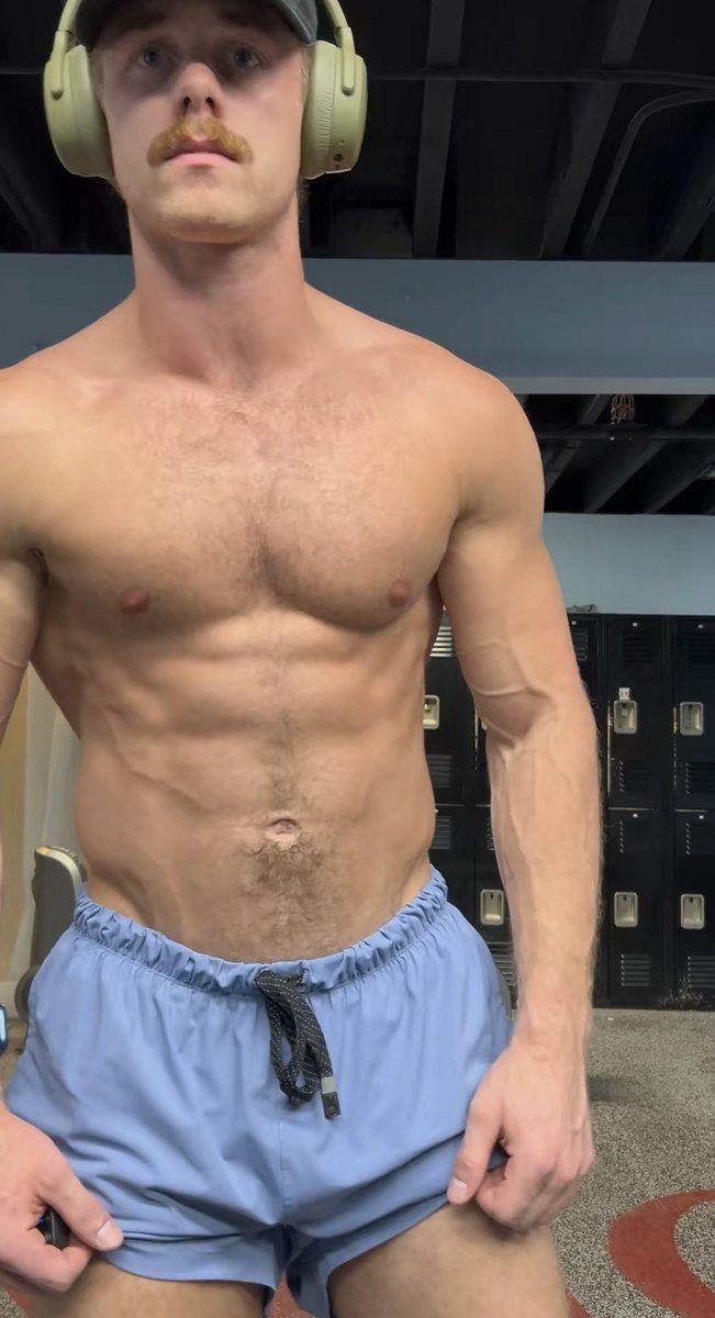 subpreston190's tweet photo. King 🥺 https://t.co/FqU147Nz9C