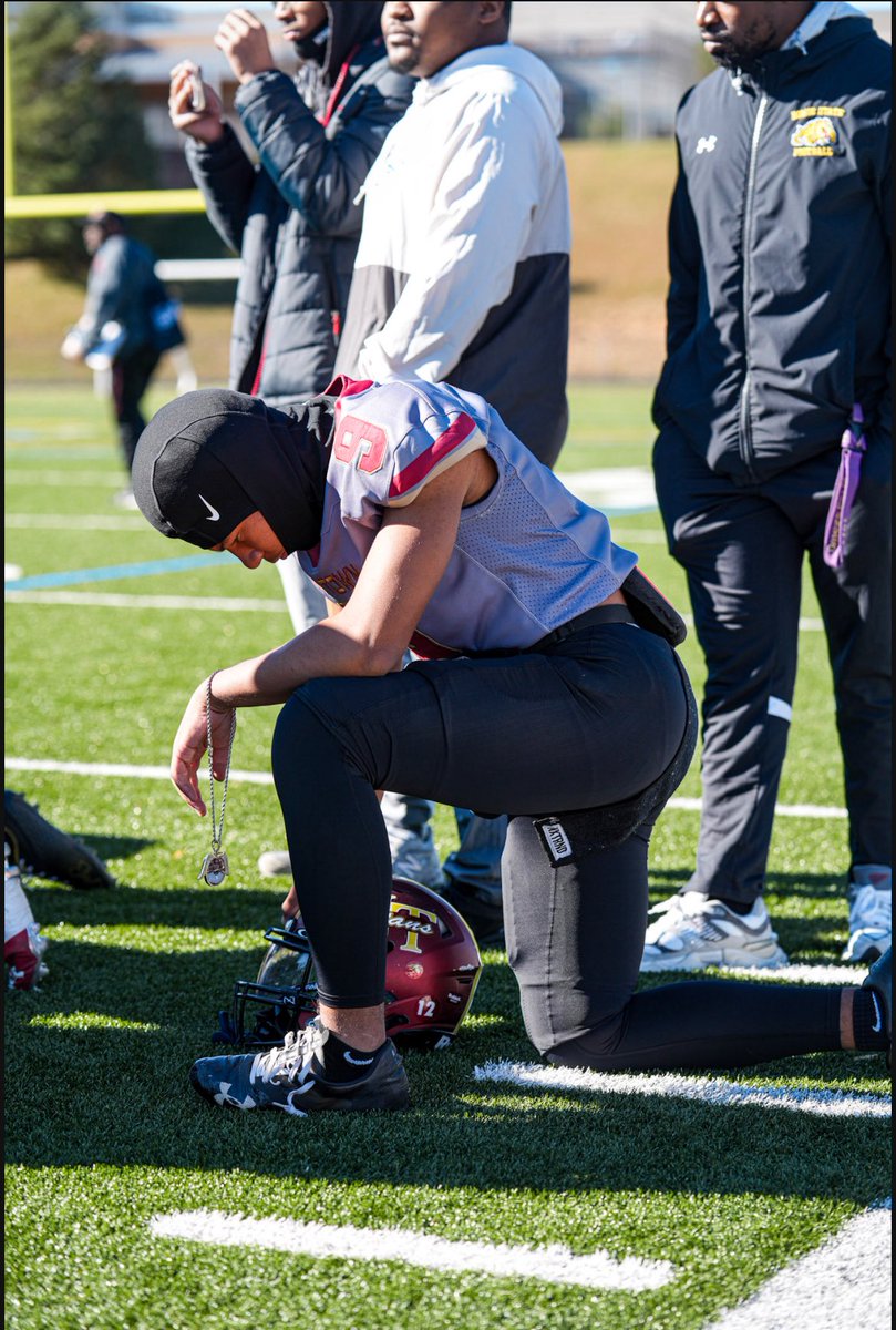 K2theticket's tweet photo. Thanking God for every blessing through this journey! squatting 425 off season going into senior year #god #football #life https://t.co/YK2rEmHP3o