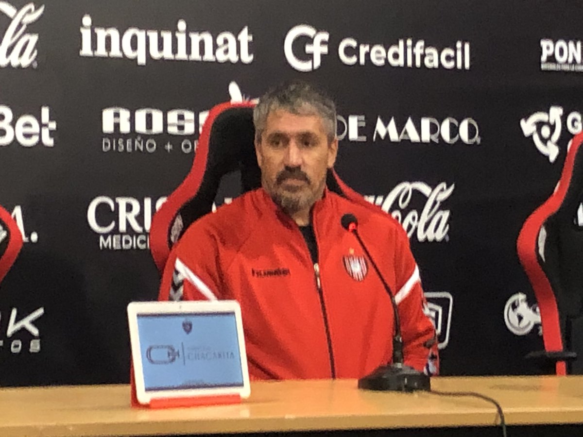 AlvarezBJuan's tweet photo. 🎙️ Cristian Grabinski: “Si hay que depurar el plantel porque no funciona, se hará. Hace 3 semanas dije que si el plantel rendía no íbamos querer que se vaya nadie y hoy en el 1T no se rindió con ls expectativas”. #Chacarita https://t.co/1v7epr6KBE