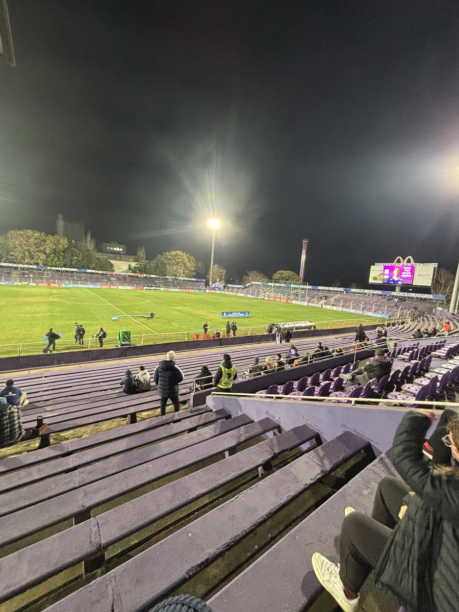 PedroFigue_98's tweet photo. Ya prontos para comentar, junto a los relatos de @JulioMacchi88, Defensor vs Boston River 

@ElEspectadorUy https://t.co/bsC8xD4Nfa