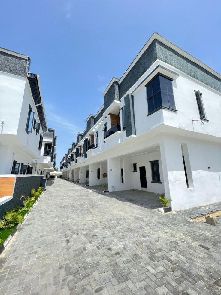 ADELABU (onile white house) builder tweet media