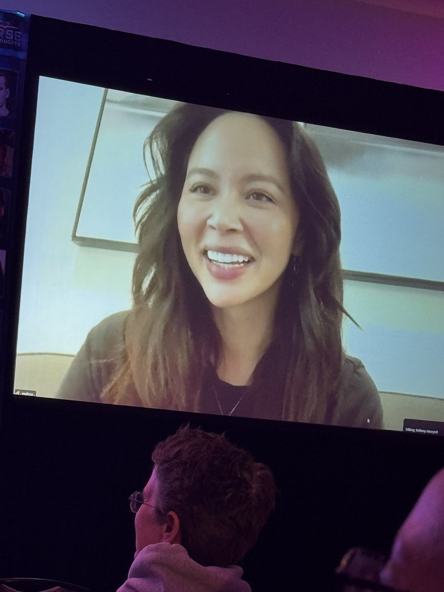 dqstcrdly's tweet photo. some stills from melissa at the panel! (more in replies) #rescueverse https://t.co/XsUvoMND9p