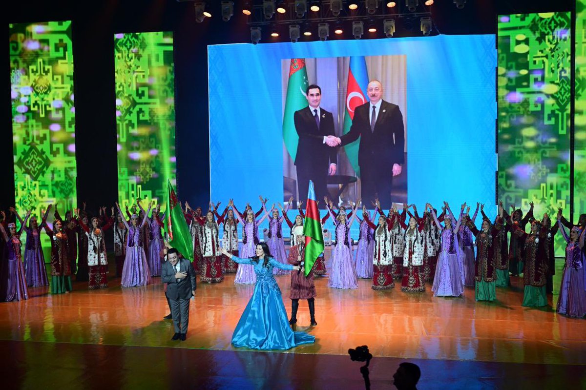 culture_gov_az's tweet photo. Türkmənistanda Azərbaycan Mədəniyyəti Günlərinə Dövlət Rəqs Ansamblının möhtəşəm konserti ilə yekun vurulub.

#Azərbaycan #MədəniyyətNazirliyi #mədəniyyət https://t.co/EW74bgHb2y