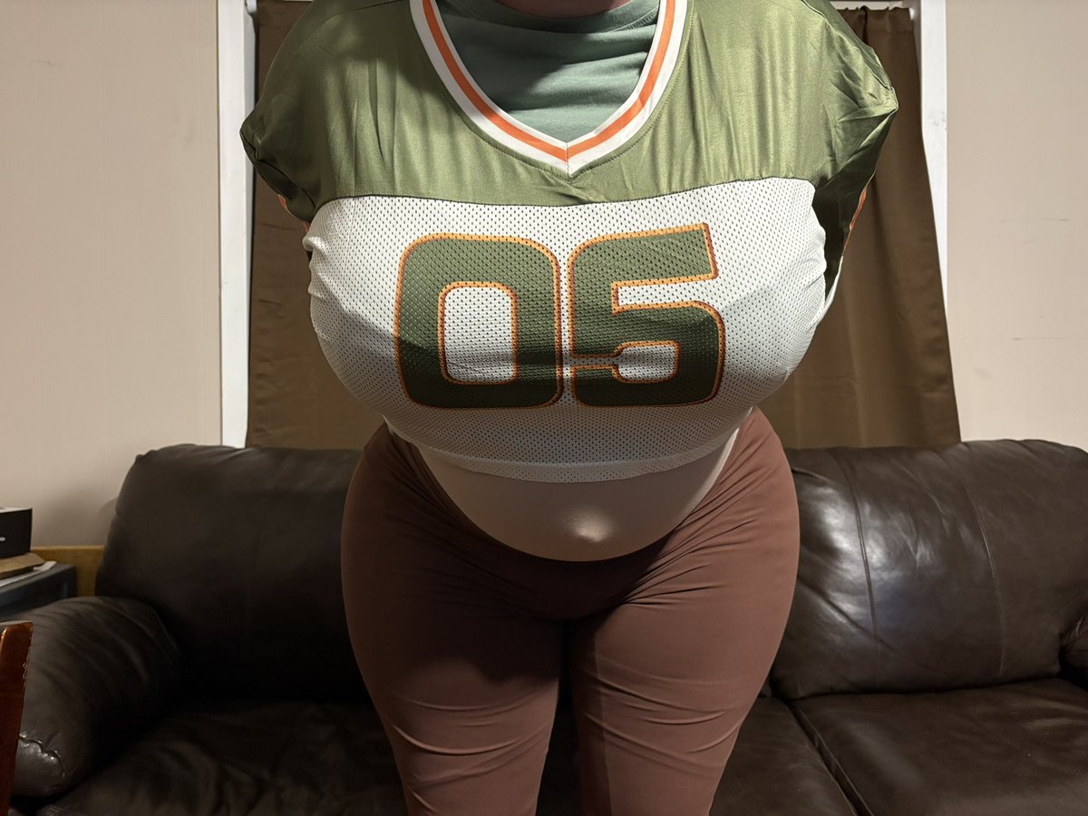 SecretSurrogate's tweet photo. It’s your surrogate, back with something new! Got a job as a mascot of sorts, well, to grow a mascot. Gonna need some cheers to grow through this though. 30 likes, 10 Comments, or 10 reposts will do it! (Comments may affect the next post so let me hear your guesses!) #mpreg https://t.co/V8Yqj05b1S