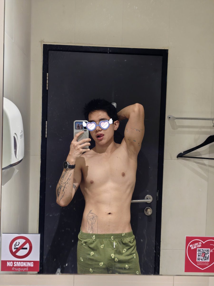 Tanktopbabe tweet picture
