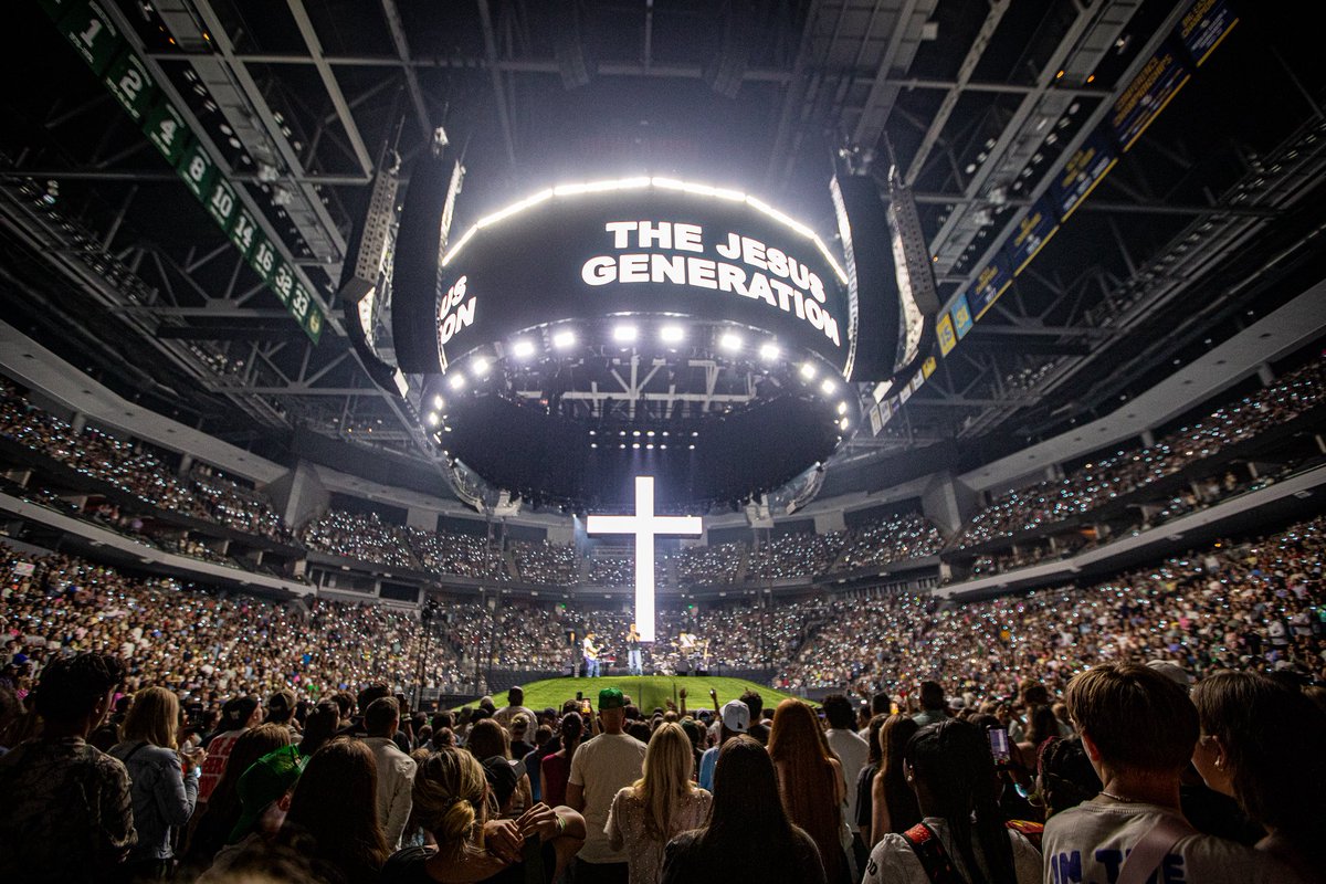 FiservForum's tweet photo. THANKFUL for an incredible Friday night with @forestfrank’s The Jesus Generation Tour &amp; a sold-out crowd 🫶✨ https://t.co/idqc0Ubuz5