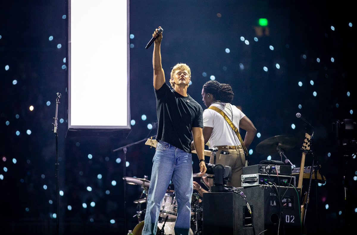 FiservForum's tweet photo. THANKFUL for an incredible Friday night with @forestfrank’s The Jesus Generation Tour &amp; a sold-out crowd 🫶✨ https://t.co/idqc0Ubuz5