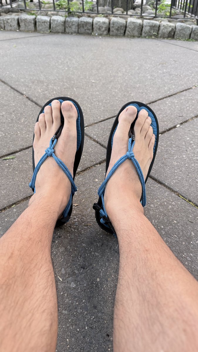 AsianFeetNYC's tweet photo. Summer feet. #gay #feet https://t.co/oMCUcB0eqm