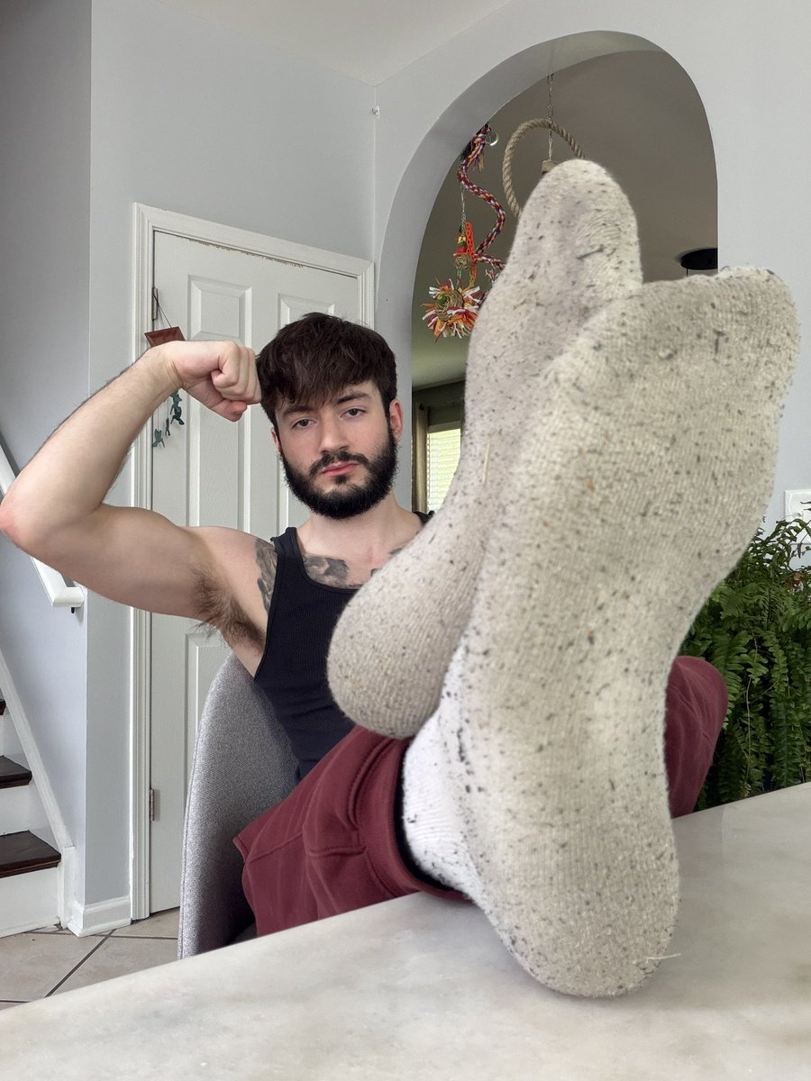 CMJustin_21's tweet photo. Go for it, take a sniff perv https://t.co/ifgkb7fhYm
