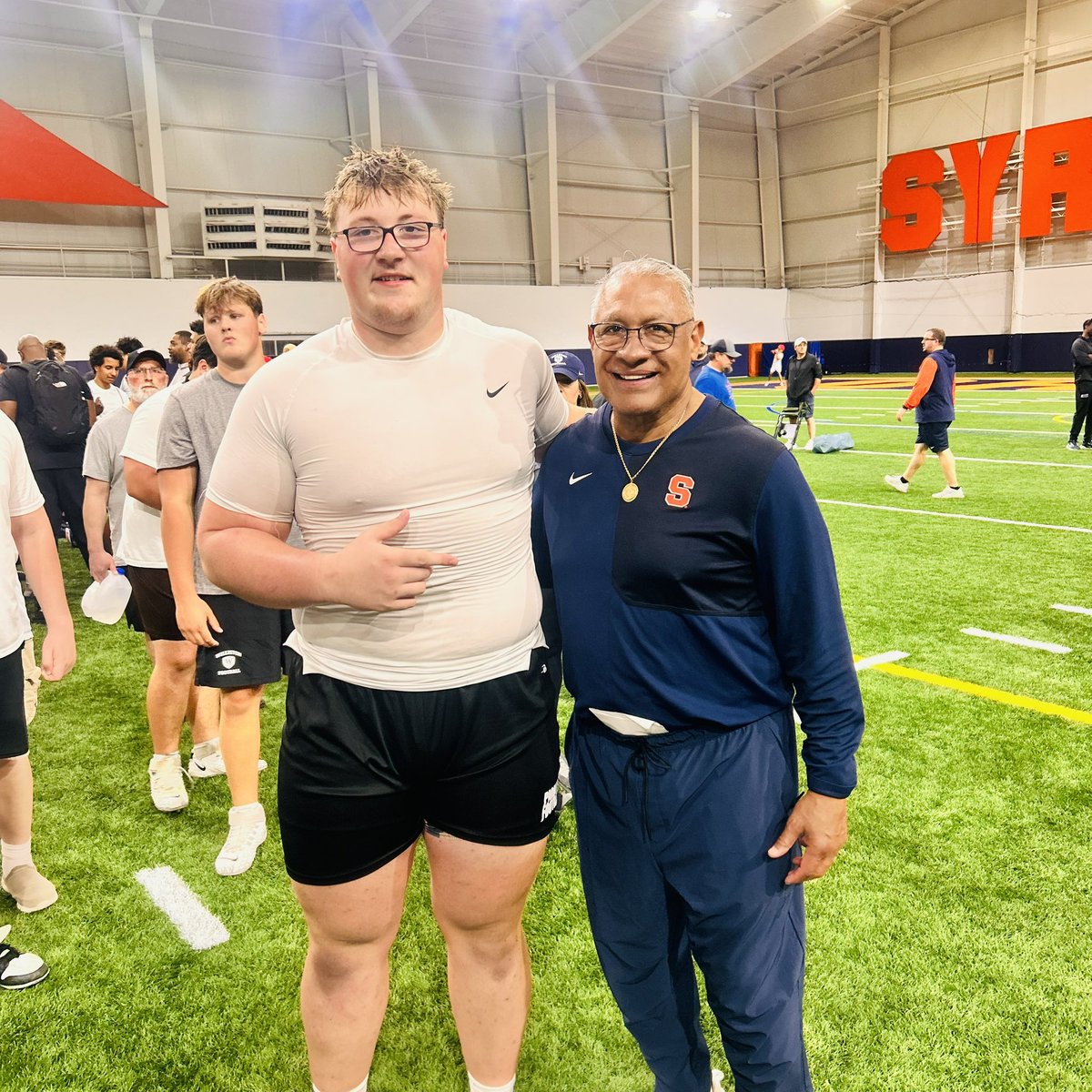 WolfThad67's tweet photo. Had a great camp up at Syracuse and a lot of great coaching points and learning opportunities!!!
#trainwithapurpose
@ddstokes124 
@OLCoachCastillo https://t.co/xDkRjw77cn