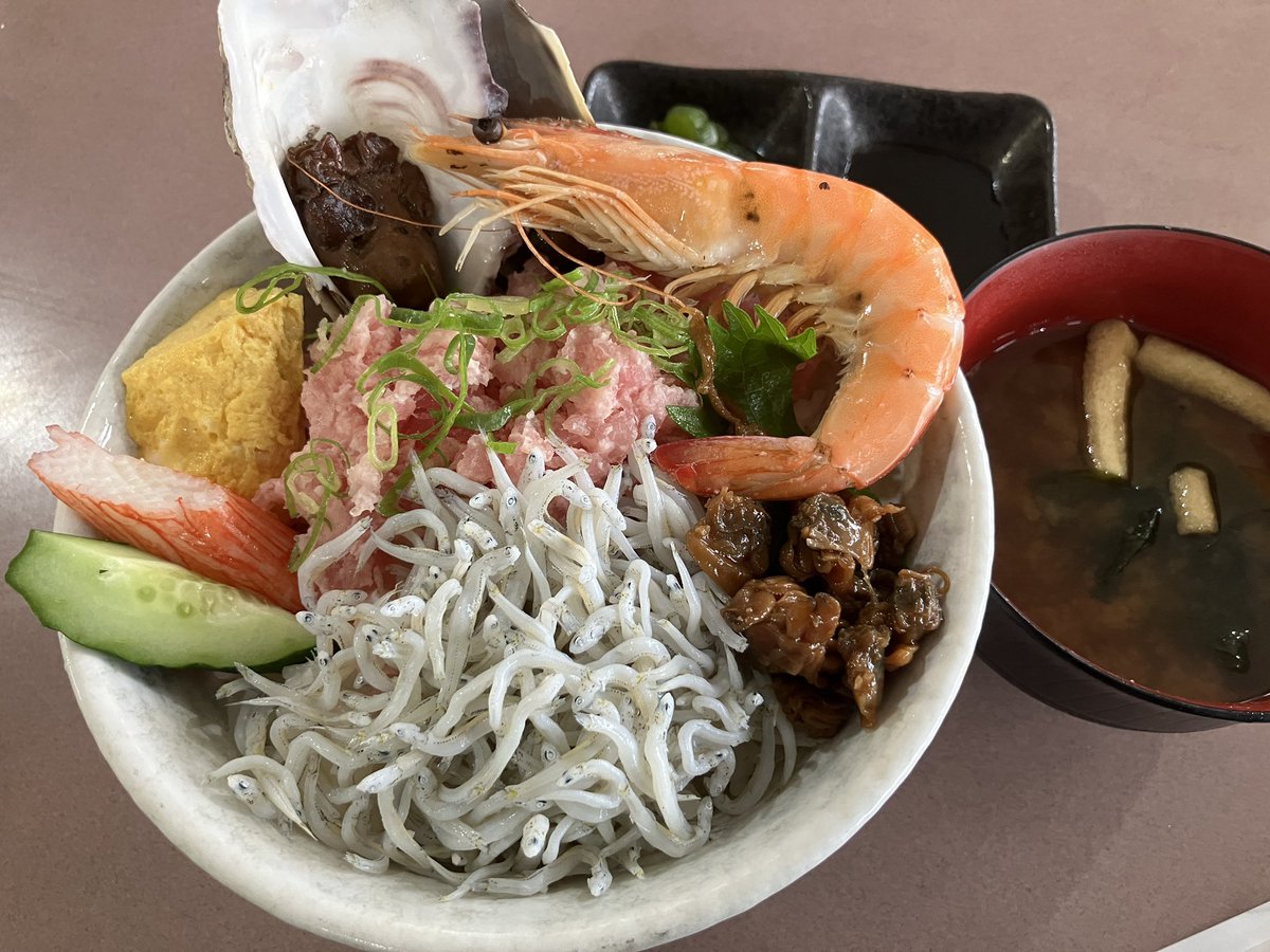 YuSKI35's tweet photo. 鳥羽のミッション完了！
今回のフィールド飯はこんなかんじ！ https://t.co/LhsEgVMnzC