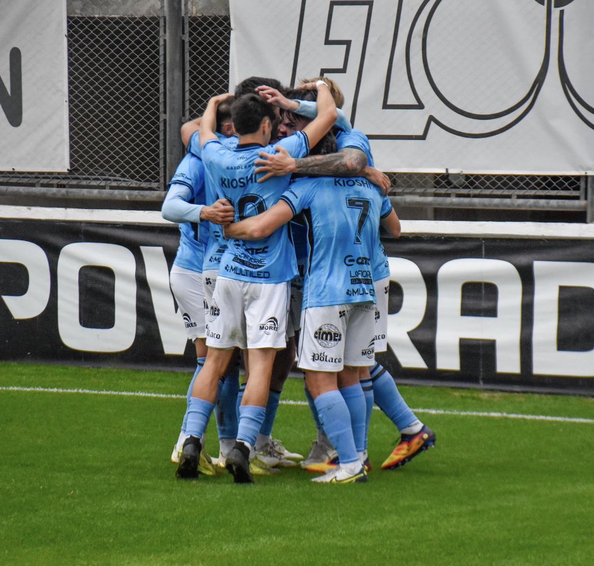 hernan_lewin's tweet photo. Gran triunfo de Temperley 🩵⚽️, con Souto en modo Di Maria y muchos pibes de inferiores, por ahora quedamos dentro del reducido. https://t.co/6kB31HeNEk