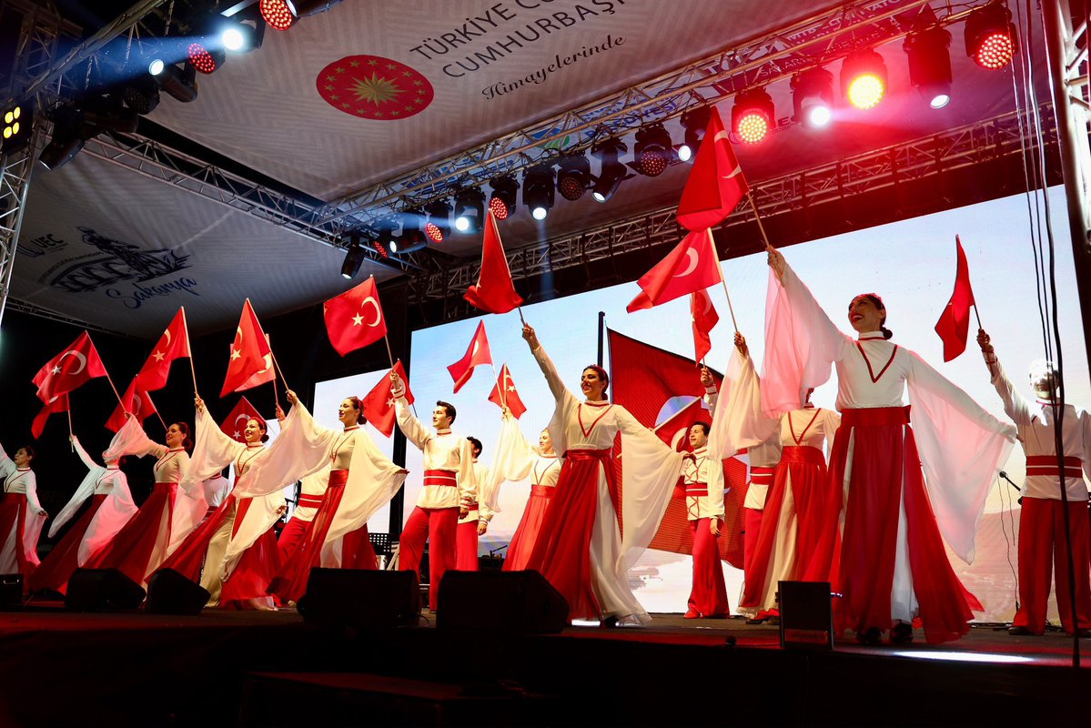 CoskunDmrkl's tweet photo. Avrupa Şampiyonası gibi önemli bir organizasyonun bisiklet şehri ünvanlı şehrimiz Sakarya’da gerçekleştirilmesi ve başarılı bir şekilde yönetilmesi hepimiz adına gurur verici.. 👏🏻✨💫 https://t.co/4iejWmK2RR