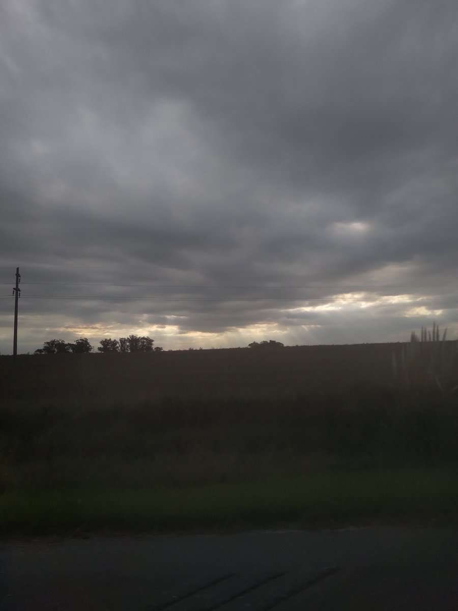LDerdoy's tweet photo. Resumen meteorológico del mes de junio

En general fue un mes frío y lluvioso, aunque las precipitaciones se concentraron sólo en la primer quincena.

Temperaturas medias y anomalías (respecto al periodo 2017-2025):
Máx: 16.4°C (-2.8°C) Es la más baja del periodo superando... https://t.co/HrMRhNqAid
