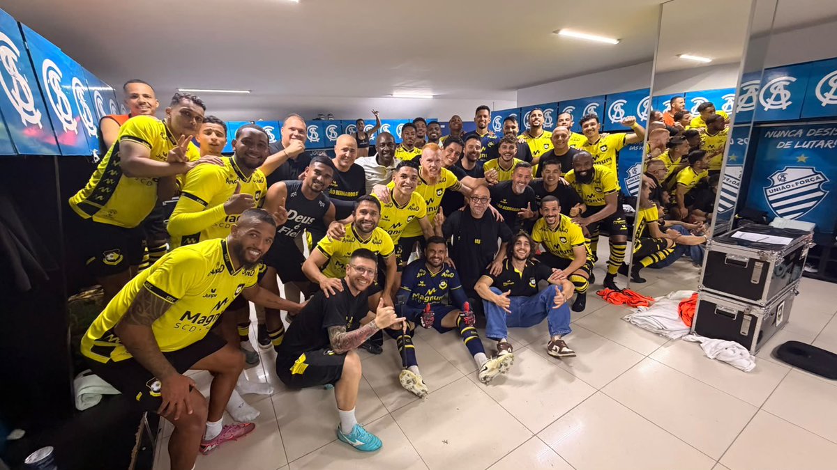 saobernardosaf's tweet photo. E vence mais uma o Tigre do ABC!
Seguimos por mais!
Vamos, Tigre! 🟡⚫️
#SBFC #SãoBernardo #DiadeJogo https://t.co/EoIZgTKItH