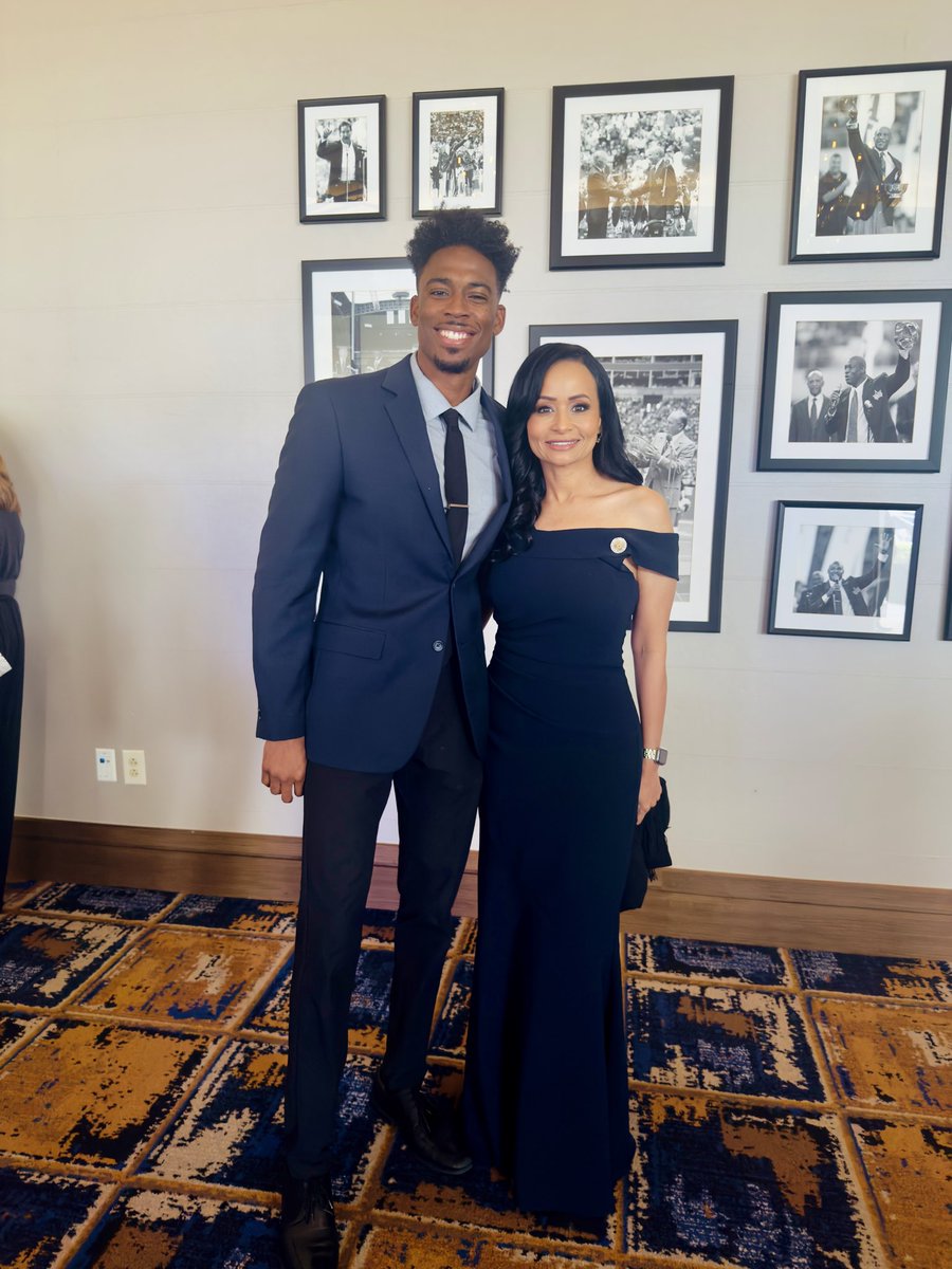 KatrinaPierson's tweet photo. https://t.co/S8y1mP2Wun