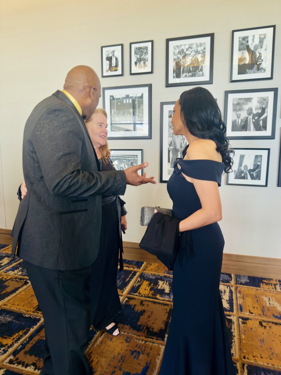 KatrinaPierson's tweet photo. https://t.co/S8y1mP2Wun