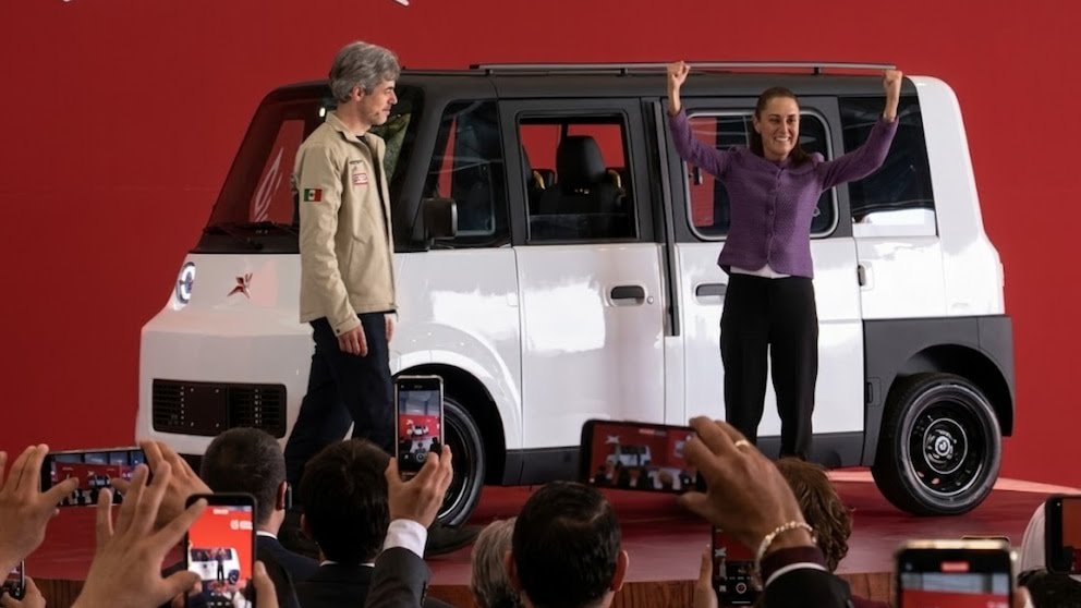 DragonInNine's tweet photo. Entonces el Vochairo es la ChengShi Matrix 01 un vehículo chino que salio en 2020 y que ahora el gobierno mexicano piensa comprar estas unidades y venderlas como "novedad"? O se piratearon el concepto y lo presumen como de ellos? No crean cosas, ROBAN A DESCARO https://t.co/UOivDcSTJB