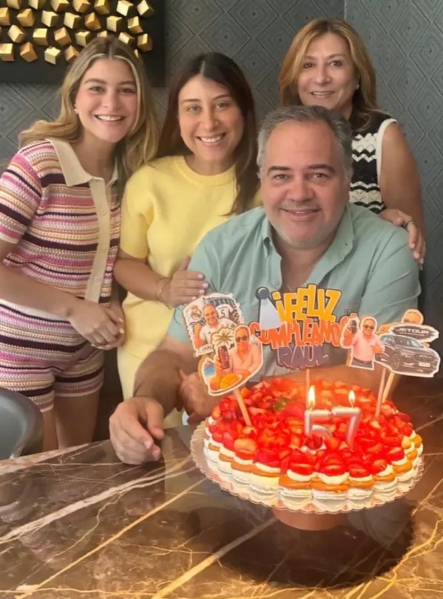 lovingcaro_'s tweet photo. Mi familia favorita 🫶🏻 https://t.co/q0vGmazPRl