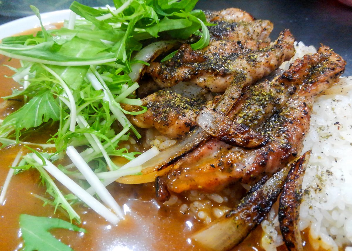karamitsuya's tweet photo. のんびりやってますん(´-`)

6/8(月)日替わりCURRY
Ⓐ肉×肉🙌手仕込み豚ﾍﾚｶﾂ&amp;厚切りﾍﾞｰｺﾝｽﾃｰｷｶﾚｰ　1300円
Ⓑｵｽｽﾒ🙌鶏せせり山椒焼きｶﾚｰ　1200円
©️両方😋あい盛りｶﾚｰ　1900円

日替わり大盛無料🍚 https://t.co/h5jkOV94ta