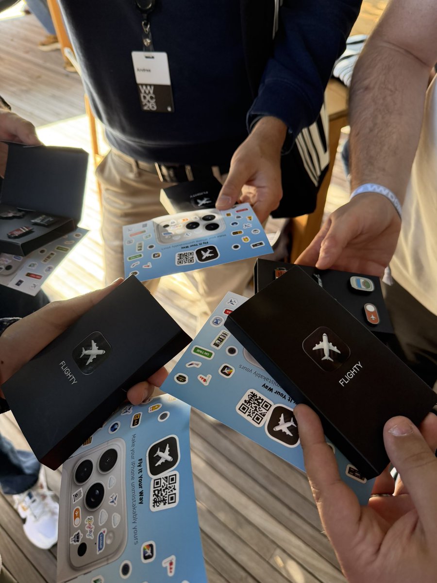 LorisBalsamo's tweet photo. Thanks to @Flighty at #wwdc https://t.co/0ygTxE1KIO