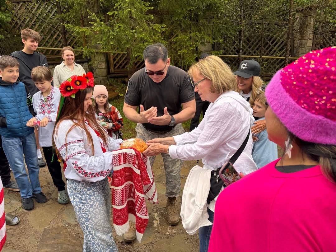 gmohnenko's tweet photo. У Республіці Пілігрим знову кипить життя!

Ми завжди раді гостям,волонтерам і місіонерам,які приїжджають до нас та стають частиною великої справи служіння дітям і родинам. Після повернення з Німеччини триває непростий, але дуже важливий перезапуск служіння Пілігрима.Дякуємо всім! https://t.co/4E0kiv0BsQ