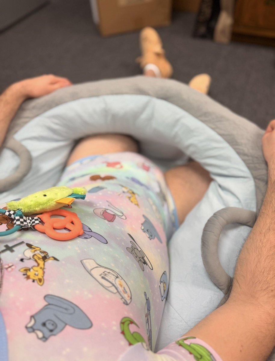 MommyAndSquish's tweet photo. The best way for ABDLs to relax on a Sunday is in an adult comfort chair from @Little_Dreamzzz!  🦁  We love ours!

You can get yours at a discount with our code - https://t.co/5VyMKBXozf https://t.co/TBHkFwplFa