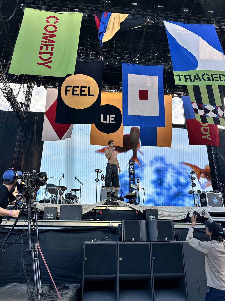 wcpgwtender's tweet photo. dominic fike at gov ball….unreal https://t.co/t5rGIPtiOV