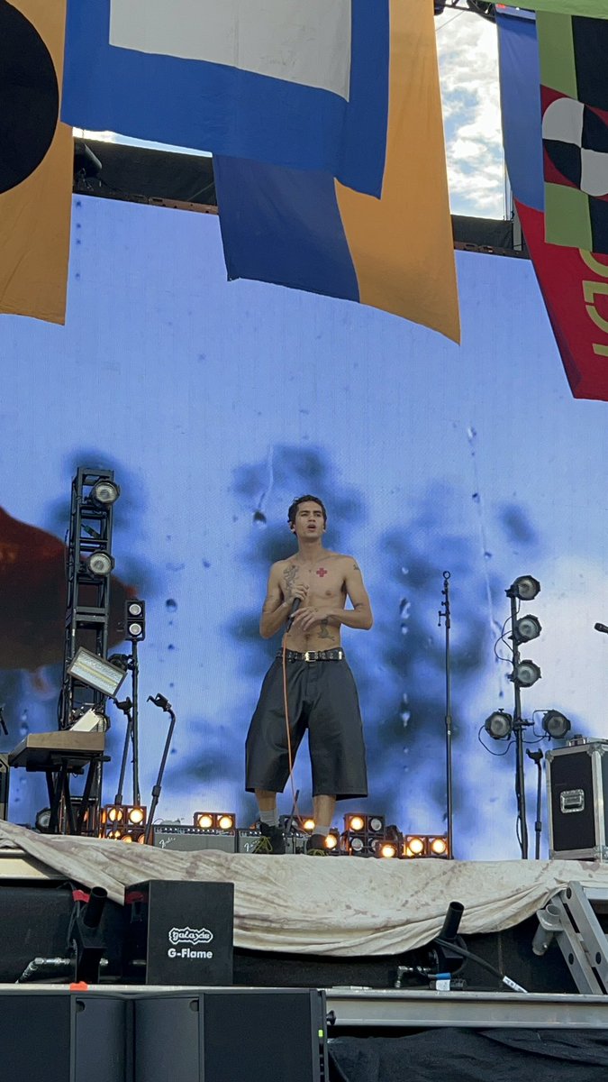 wcpgwtender's tweet photo. dominic fike at gov ball….unreal https://t.co/t5rGIPtiOV