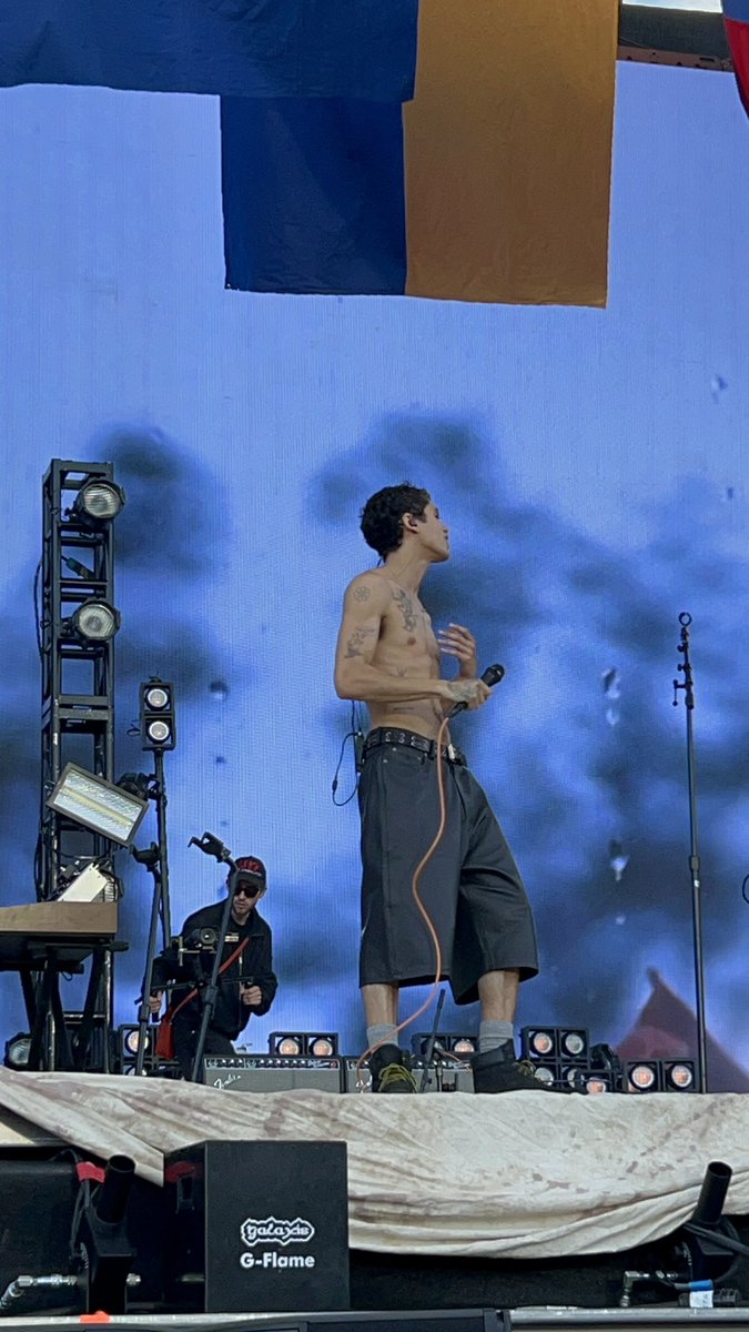 wcpgwtender's tweet photo. dominic fike at gov ball….unreal https://t.co/t5rGIPtiOV