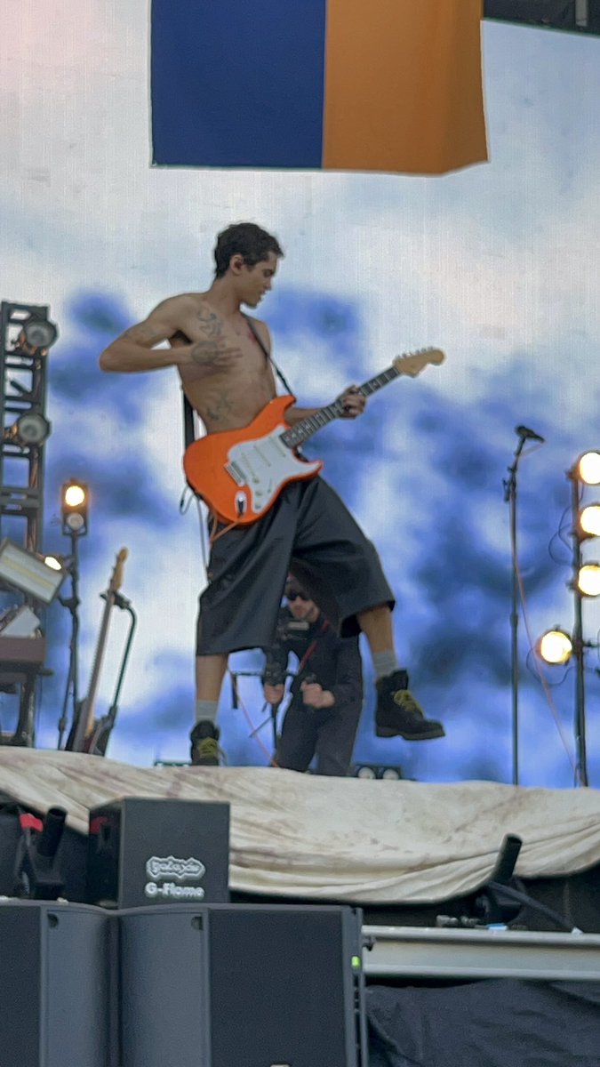 wcpgwtender's tweet photo. dominic fike at gov ball….unreal https://t.co/t5rGIPtiOV