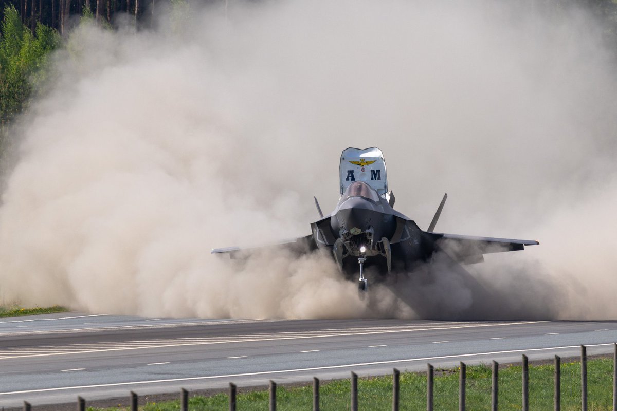 SRDracopoulos's tweet photo. Italian F-35Bs made history with first-ever road base landings in Finland during @NATO 's Imminent Field 26 exercise, practicing short takeoffs with Finnish Air Force #NATO #F35 #ItalianAirForce #FinnishAirForce 📸 @JFCNorfolk @FinnishAirForce @ItalianAirForce https://t.co/afuynrulcx