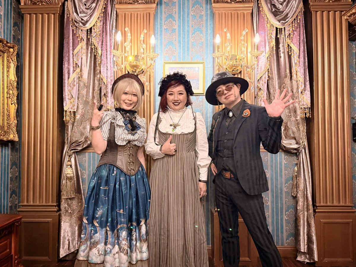 gasmaskun's tweet photo. 昨日は素敵空間に遊びに行っておりました〜！
普段と違うジャンルに足を踏み入れるのも刺激になって楽しいね。
お茶会したり、HUBで飲んだりと良き一日✨
#サロンドシャトー https://t.co/AQjFfWSbDN
