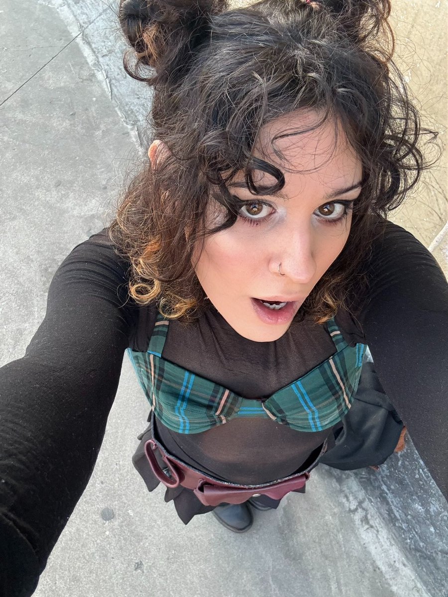 m4cfish's tweet photo. itgirl travesti do indie rock nacional https://t.co/FZFLh9c2XA