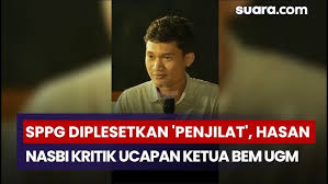 dimarsasongko98's tweet photo. Hasan Nasbi, September 2025, di X, pakai akun sendiri, tulis ini:

"Yang saya jilat menang dan berkuasa. Yang anda jilat kalah dan ga berkuasa. Sekadar jadi penjilat pun anda kurang kompeten."

Bukan difitnah. Bukan dikutip lawan. Dia tulis sendiri. Bangga. Sambil senyum-senyum ngehina Fedi Nuril.

Sekarang, Juni 2026, giliran Tiyo Ardianto, mahasiswa UGM pakai kata yang sama buat ngritik program pemerintah ,Hasan Nasbi naik pitam. 

Bilang "nalarnya didiskon." 

Bilang itu menghina rakyat. 

Bilang itu tidak berpijak pada fakta.

Delapan bulan lalu lo bangga jadi penjilat. 

Delapan bulan kemudian lo marah ada yang pakai kata penjilat.

ini bukan soal kata2nya. 
Ini soal: kalau lo yang pake, itu pembelaan diri yang gagah. Kalau rakyat yang pakai , itu penghinaan.

Itulah bedanya orang yang merasa kebal kritik karena merasa dekat kekuasaan, dengan mahasiswa yang cuma punya suara dan keberanian.

Yang satu dilindungi jabatan. 
Yang satu cuma dilindungi hati nurani.

Pertanyaannya simpel, Pak: 

Kalau kata "penjilat" itu salah dan menghina , kenapa dulu lo tulis sendiri sambil bangga?