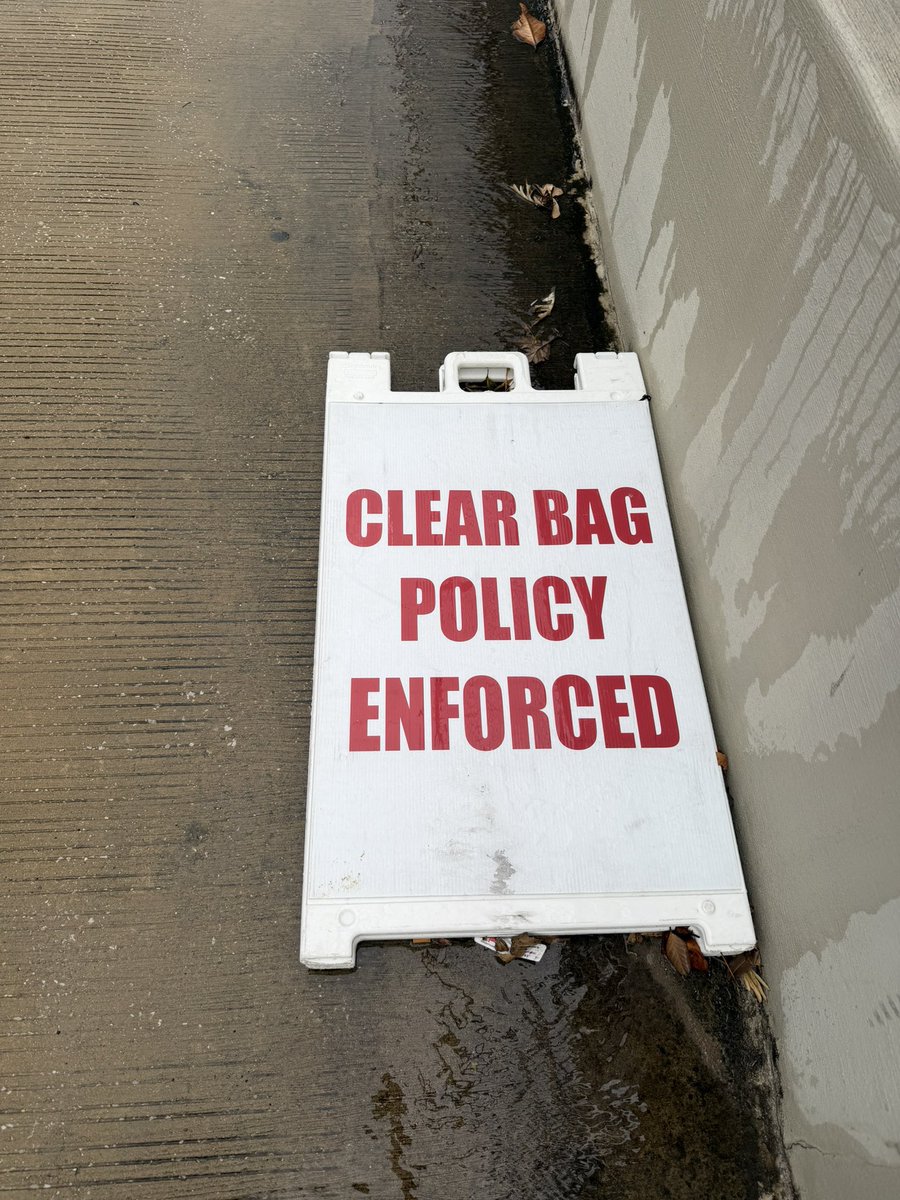 kenwalkers's tweet photo. They’re not gonna like my bag policy #SuckItFromTheBackSunday https://t.co/tiXeRjqfOA