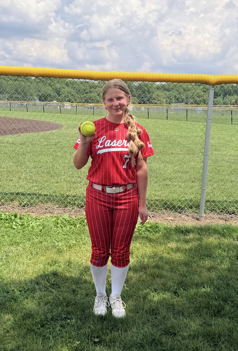 lasers2029's tweet photo. @emeliagates29 going yard sending a bullet over left field fence against Pittsburgh Lady Roadrunners to help extend the lead! Way to go kid!!! https://t.co/mPmPPbVfqs