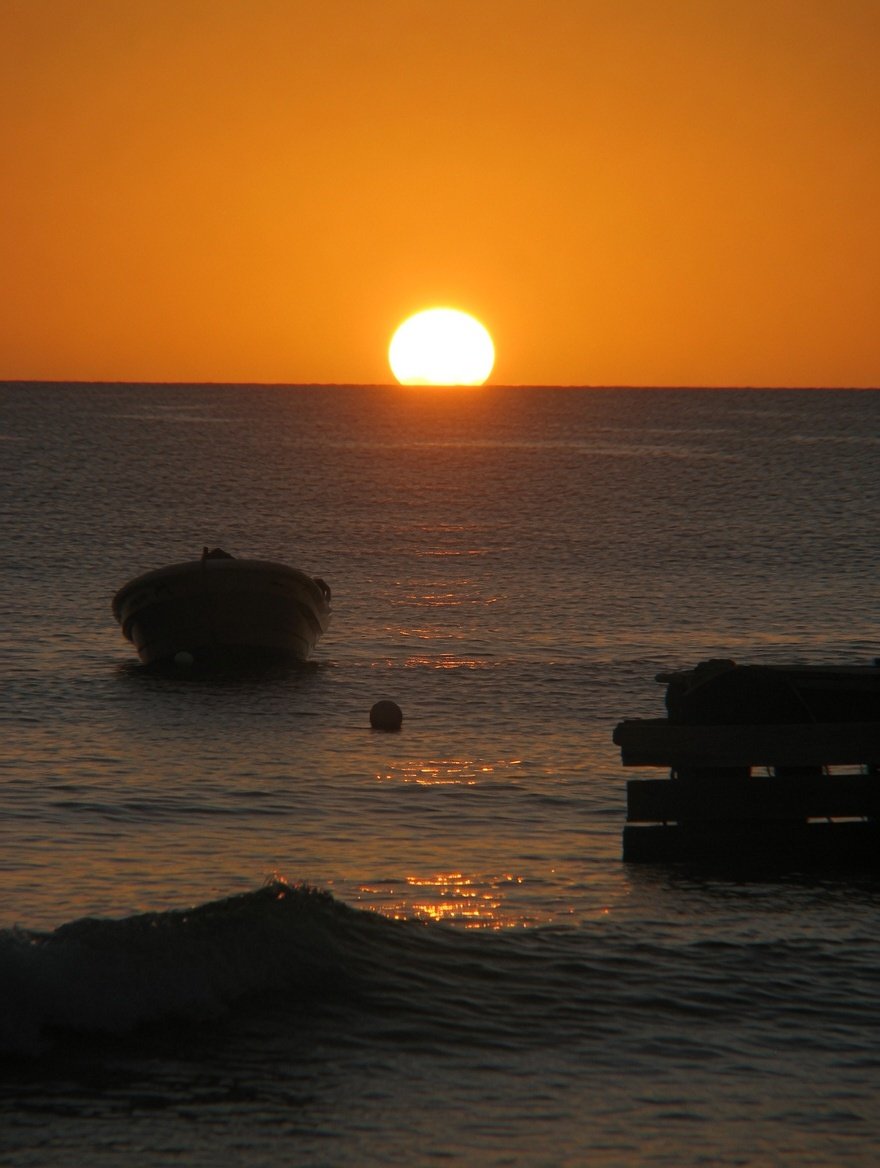 DonJoseph31393's tweet photo. This sunset is brought to us by
Las Gruntas, Argentina
#sunsetvibe #evening #beaches
Credit: Suarez60 https://t.co/nuoAvz8UVG
