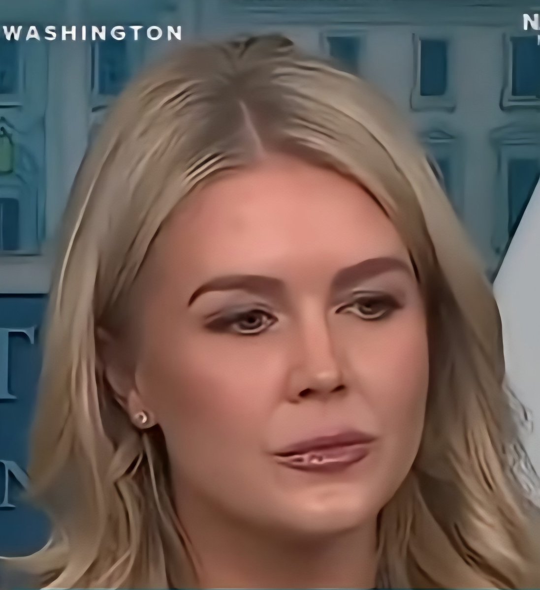 easterdzines's tweet photo. What the heck is this face???? https://t.co/HPbS43Dr5G