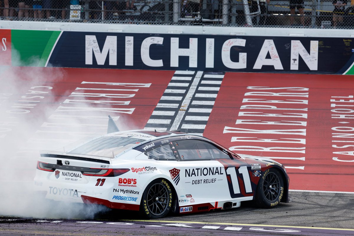 Lionel_Racing's tweet photo. This man is unstoppable 😮‍💨

Pre-orders are open for Denny Hamlin's Michigan raced-win die-cast! 

➡️ https://t.co/8gGkJjxwn4 https://t.co/0JArbP9ame