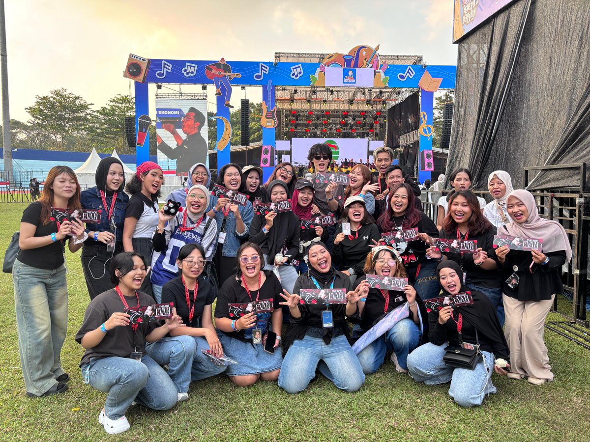 forevanmalang's tweet photo. keseruan JalnanAces Malang, terima kasih atas antusiasnya dan kita semua sangat terharu karena banyak yang sayang sama Evan. See you on next event guys 🫶✨🫰 https://t.co/SoTMIxnggG