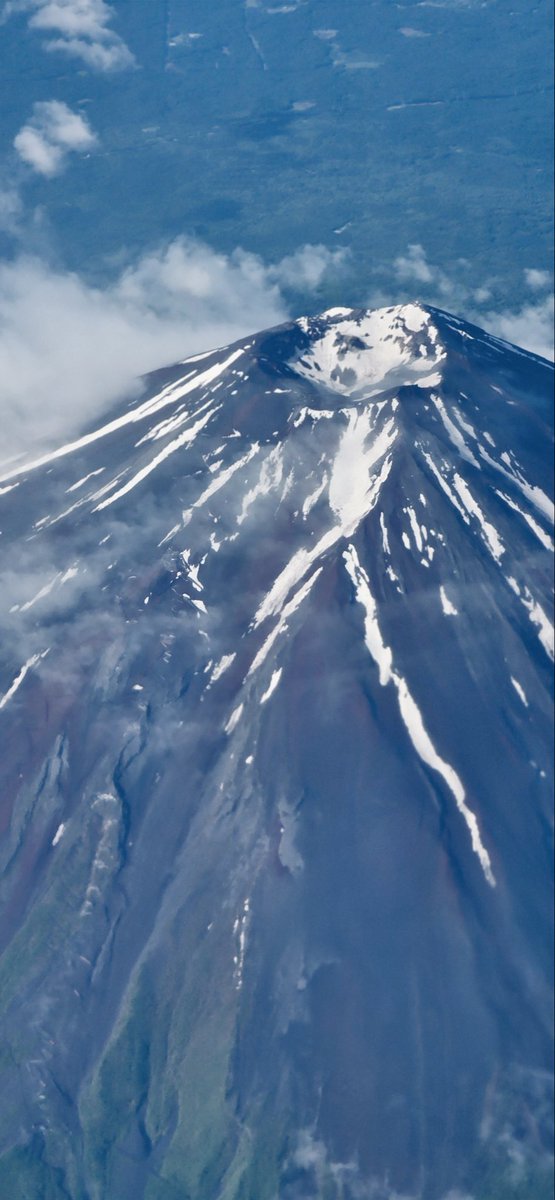 paradicek's tweet photo. あぁ、なんて美しいのだ。。。

#富士山
#MtFuji 
#ソラシドエア様ありがとうございます✈️
#Solaseed
#ソラタネ好き 
#今年こそ頂上目指す🗻 https://t.co/StpFdqqh9X
