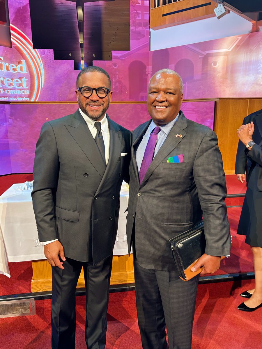 RushernLBaker's tweet photo. Grateful to worship this morning at 
@AlfredStreetBC
 with @PastorHJW and @mtennonbaptist. 🙏🏿

Thank you for the warm welcome, powerful fellowship, and shared commitment to faith, service, and community. https://t.co/u3hUx3ROOk