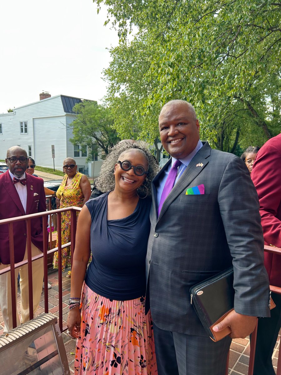 RushernLBaker's tweet photo. Grateful to worship this morning at 
@AlfredStreetBC
 with @PastorHJW and @mtennonbaptist. 🙏🏿

Thank you for the warm welcome, powerful fellowship, and shared commitment to faith, service, and community. https://t.co/u3hUx3ROOk