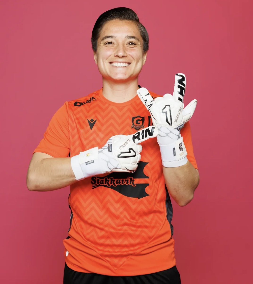 bruhdz8's tweet photo. ¿REGRESA A MÉXICO? 🧐

La arquera Ángeles Martínez podría regresar a la Liga Mx Femenil, con Necaxa. ⚡️

Acá los detalles: https://t.co/XnW5Ue9FJn https://t.co/VGfODU0KRI