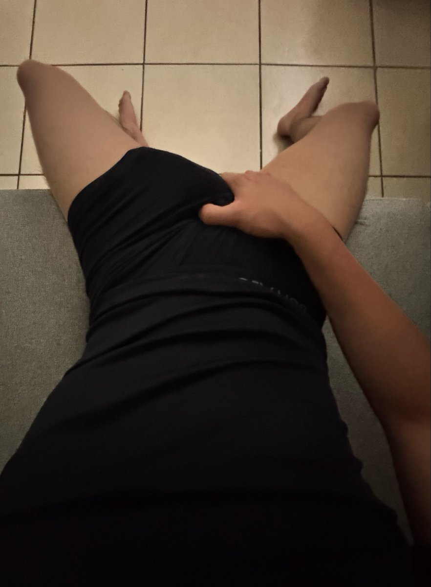 xarex_x's tweet photo. Te sientas o te la comes?👅

RT💦 https://t.co/MCwKuFulci