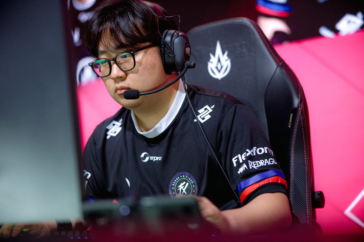 maisesportsbr's tweet photo. 🚨 Fluxo W7M empurra paiN Gaming para a chave inferior das qualificatórias do EWC!

Com mais uma boa performance de BAO, a W7M vence a Tradicional por 2-1 e avança para a próxima fase do campeonato, onde enfrentará a RED Canids. https://t.co/ZAeoablBch