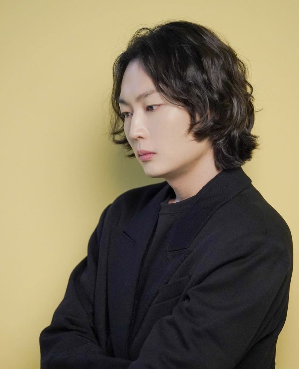 whatmutt's tweet photo. im roh jae won serving cunt https://t.co/NQVCZMGnbF
