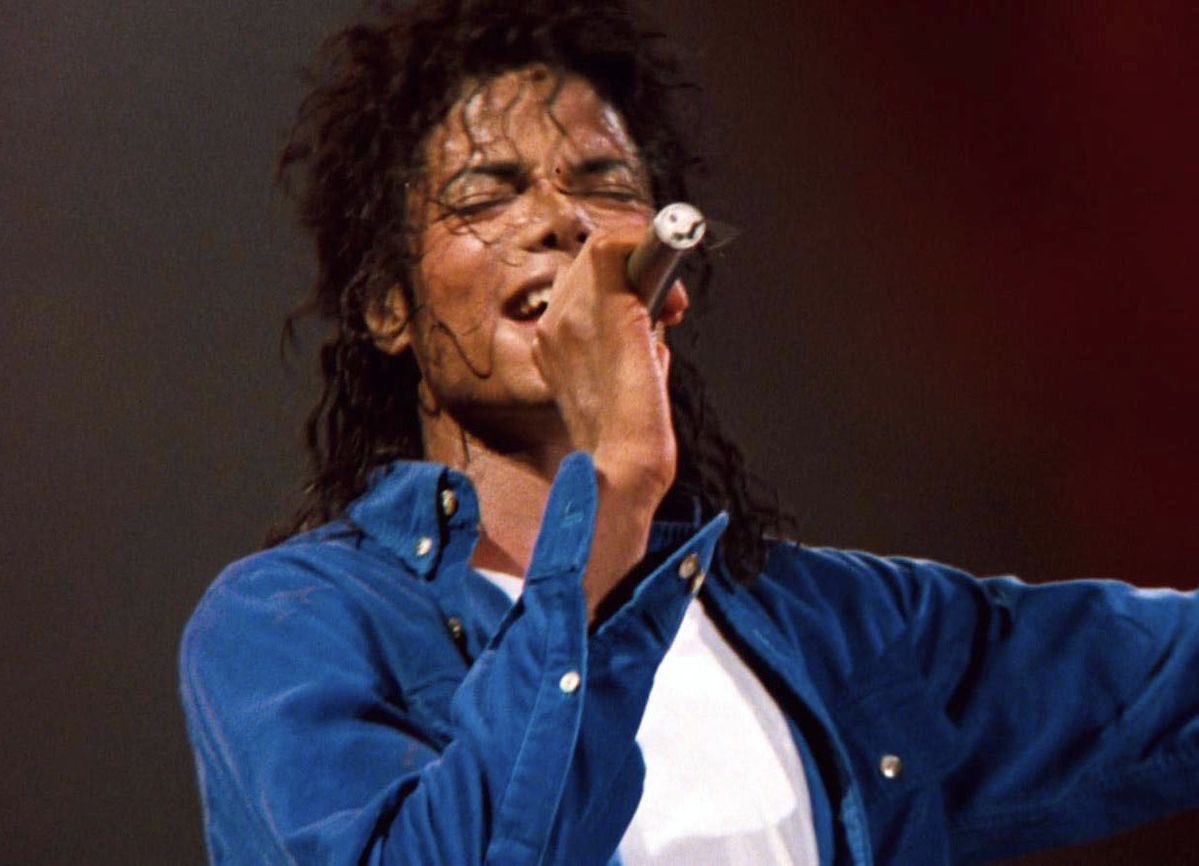 hbkslawyer's tweet photo. this is my favorite mj look ever 
his hair looks so good https://t.co/8CzDakSM6U